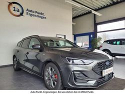 Grau Gebraucht 2024 Ford Focus ST-Line X Limousine | 28.350 € (Etwas zu teuer)