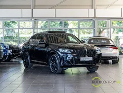 Schwarz Gebraucht 2024 BMW X4 M Sport SUV | 66.990 €