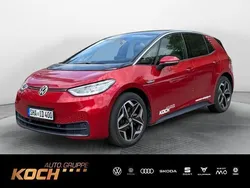Kings red metallic/schwarz Gebraucht 2023 VW ID.3 Pro Performance Kleinwagen | 29.450 € (Etwas zu teuer)