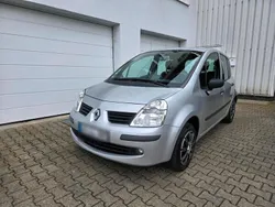 Silber Gebraucht 2006 Renault Clio II Limousine | 3.150 € (Teuer)