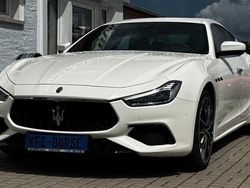 Weiß Gebraucht 2021 Maserati Ghibli Coupé | 49.900 €