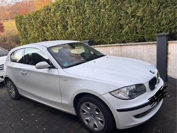 Weiß Gebraucht 2009 BMW 116 Kleinwagen | 5.000 € (Teuer)