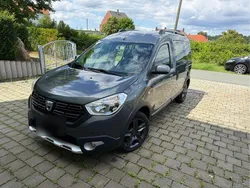 Grau Gebraucht 2017 Dacia Dokker Stepway Van | 13.200 € (Etwas zu teuer)