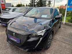 Schwarz perla nera metallic Gebraucht 2021 Peugeot e-208 Active Kleinwagen | 13.890 € (Fairer Preis)