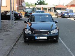 Schwarz metallic Gebraucht 2002 Mercedes C220 Limousine | 6.999 €