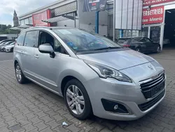Silber Gebraucht 2016 Peugeot 5008 Active Van / Kleinbus | 12.999 €