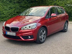Rot Gebraucht 2016 BMW 220 Active Tourer Efficient Dynamics Van / Kleinbus | 16.900 € (Fairer Preis)