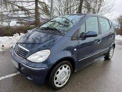 Blau Gebraucht 2001 Mercedes A140 Kleinwagen | 500 €