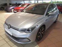 Silber Gebraucht 2022 VW Golf VIII Style Limousine | 22.445 € (Guter Preis)