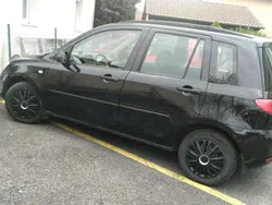 Schwarz Gebraucht 2004 Mazda 2 Active Limousine | 500 € (Superpreis)