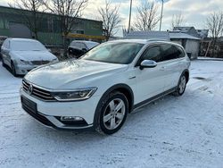 Weiß Gebraucht 2016 VW Passat Alltrack Kombi | 10.990 € (Teuer)