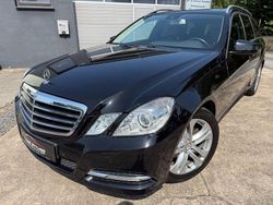 Schwarz Gebraucht 2011 Mercedes E200 Avantgarde Limousine | 9.450 € (Fairer Preis)