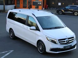 Weiß Gebraucht 2019 Mercedes V300 Edition Van / Kleinbus | 36.290 € (Teuer)