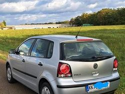 Silber Gebraucht 2009 VW Polo Limousine | 3.900 €