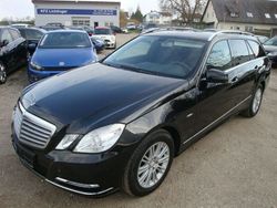 Schwarz Gebraucht 2011 Mercedes E200 Elegance Kombi | 5.950 € (Superpreis)