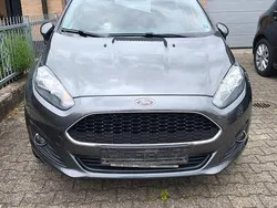 Grau Gebraucht 2016 Ford Fiesta Kleinwagen | 6.300 € (Fairer Preis)