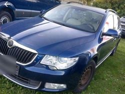 Blau Gebraucht 2010 Skoda Superb Elegance Kombi | 3.000 € (Guter Preis)