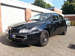 Schwarz Gebraucht 2002 Alfa Romeo 147 Kleinwagen | 1.750 € (Fairer Preis)