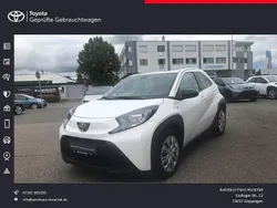 Weiß Gebraucht 2024 Toyota Aygo Business Edition Kleinwagen | 14.890 € (Fairer Preis)