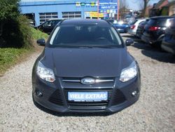 Grau Gebraucht 2013 Ford Focus Champions Edition Kombi | 5.950 € (Etwas zu teuer)