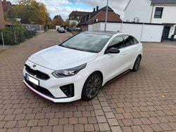Weiß Gebraucht 2020 Kia ProCeed GT Kleinwagen | 24.699 € (Fairer Preis)