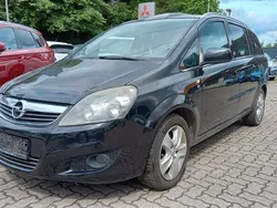 Saphirschwarz/black sapphire Gebraucht 2010 Opel Zafira Edition Van / Kleinbus | 2.900 € (Guter Preis)