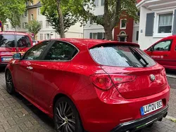 Rot Gebraucht 2012 Alfa Romeo Giulietta Quadrifoglio Kleinwagen | 15.000 €