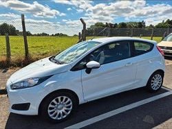 Weiß Gebraucht 2014 Ford Fiesta Kleinwagen | 6.099 € (Guter Preis)