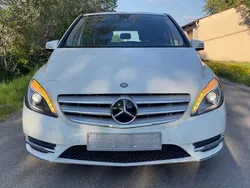 Weiß Gebraucht 2013 Mercedes B180 Edition 1 Van / Kleinbus | 9.500 € (Superpreis)