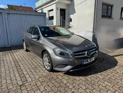 Grau Gebraucht 2015 Mercedes A180 Urban Limousine | 14.600 € (Fairer Preis)