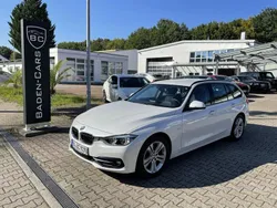 Mineralweiss metallic Gebraucht 2018 BMW 318 Sport Line Kombi | 22.490 € (Fairer Preis)