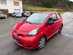Rot Gebraucht 2009 Toyota Aygo Kleinwagen | 650 € (Fairer Preis)