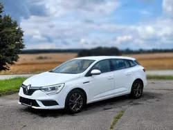 Weiß Gebraucht 2018 Renault Mégane GrandTour Play Kombi | 8.500 € (Fairer Preis)