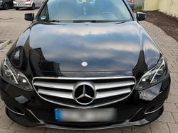 Schwarz Gebraucht 2015 Mercedes E220 Limousine | 17.990 €