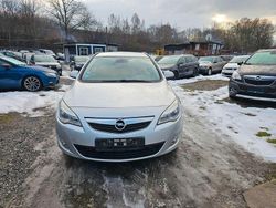 Silber Gebraucht 2012 Opel Astra Design Edition Kombi | 2.990 € (Guter Preis)