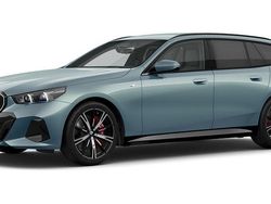 Grün Gebraucht 2025 BMW 540 Comfort Edition Kombi | 71.226 € (Fairer Preis)