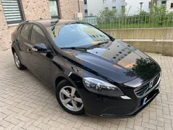 Schwarz Gebraucht 2015 Volvo V40 Kinetic Kombi | 10.500 € (Fairer Preis)