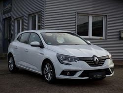 Weiß Gebraucht 2017 Renault Mégane IV Intens Limousine | 9.990 € (Guter Preis)