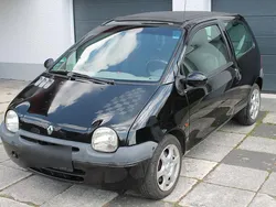 Schwarz Gebraucht 2002 Renault Twingo Kleinwagen | 800 €
