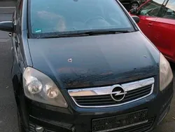 Schwarz Gebraucht 2006 Opel Zafira Van / Kleinbus | 4.500 € (Etwas zu teuer)