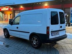 Weiß Gebraucht 2010 Opel Combo Van | 2.200 € (Etwas zu teuer)
