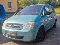 Grün Gebraucht 2004 Opel Meriva Cosmo Van / Kleinbus | 2.500 € (Etwas zu teuer)