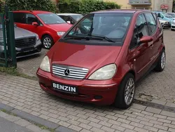 Rot Gebraucht 2001 Mercedes A190 Avantgarde Limousine | 2.850 € (Fairer Preis)