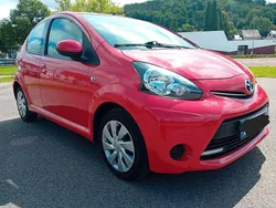 Rot Gebraucht 2013 Toyota Aygo Cool Kleinwagen | 5.999 € (Fairer Preis)