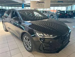 Schwarz Gebraucht 2024 Ford Focus ST-Line X Limousine | 28.990 € (Fairer Preis)