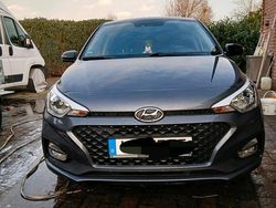Grau Gebraucht 2020 Hyundai i20 Kleinwagen | 12.750 € (Guter Preis)