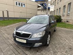 Grau Gebraucht 2010 Skoda Octavia Elegance Kombi | 5.950 € (Superpreis)