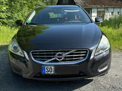 Schwarz Gebraucht 2011 Volvo V60 Momentum Kombi | 5.900 € (Fairer Preis)