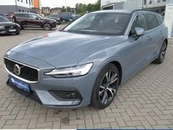 Grau Gebraucht 2024 Volvo V60 Core Kombi | 34.500 € (Guter Preis)