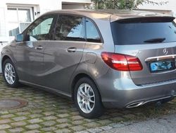 Grau Gebraucht 2016 Mercedes B200 Van / Kleinbus | 15.800 € (Etwas zu teuer)